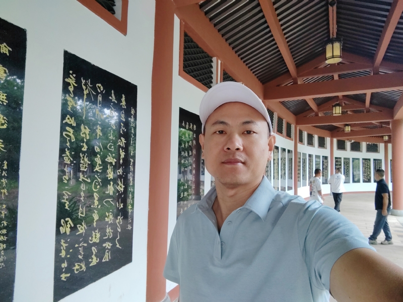 爱运动的范的第一张照片--福建王婆说媒